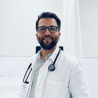 Acercar imagen: Carlos A. Flores F, Médico de familia Barcelona