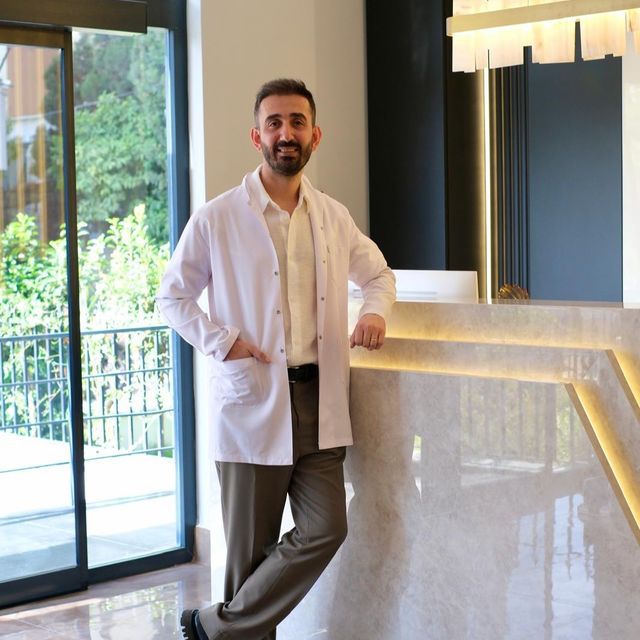 Eren Geyik, Diş Hekimi Adana