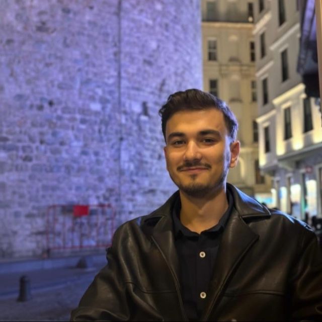 Ayhan Özdemirezeroğlu, Fizyoterapi Ve Rehabilitasyon İstanbul