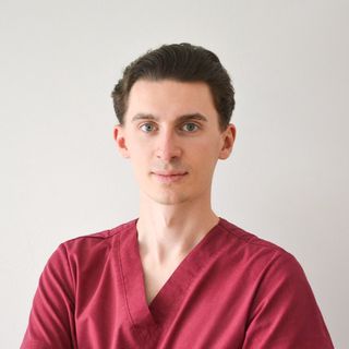 Powiększ obraz: Oskar Dębski, stomatolog Wrocław