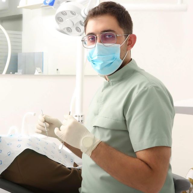 Mehmet Çiftçi, Diş Hekimi İstanbul