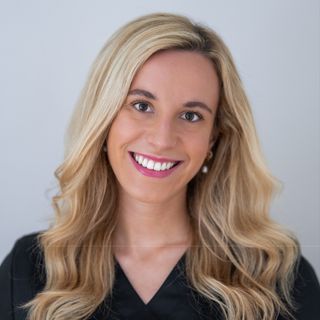 Bild vergrößern: Anouk Sander, Zahnarzt München