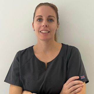 Acercar imagen: Irene Martínez Eggmman, Dentista Madrid