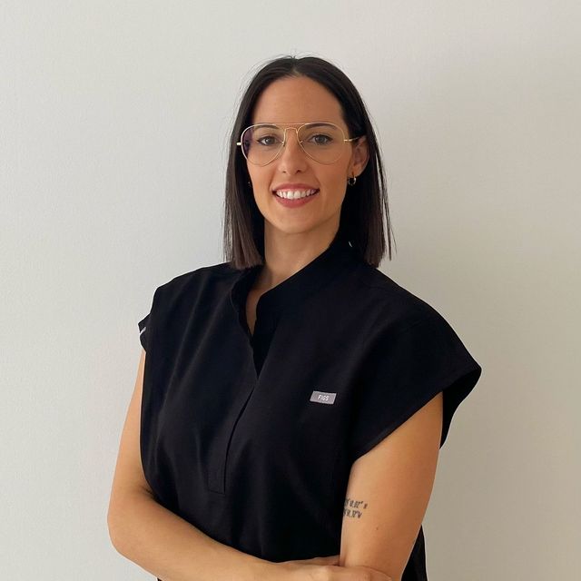 Angela Salinas Pérez, Dentista Arahal El