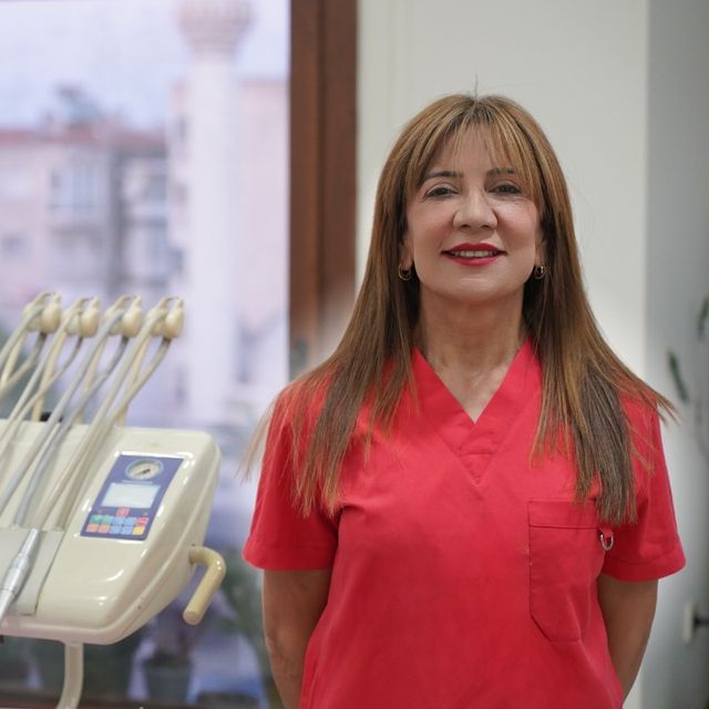 Tülay Şahingöz, Diş Hekimi İzmir