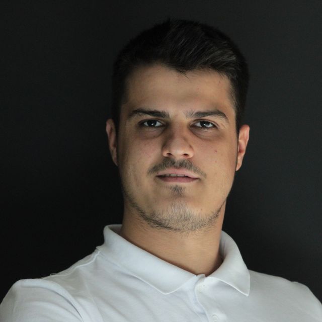 Sefkan Taş, Diş Hekimi Kayapınar