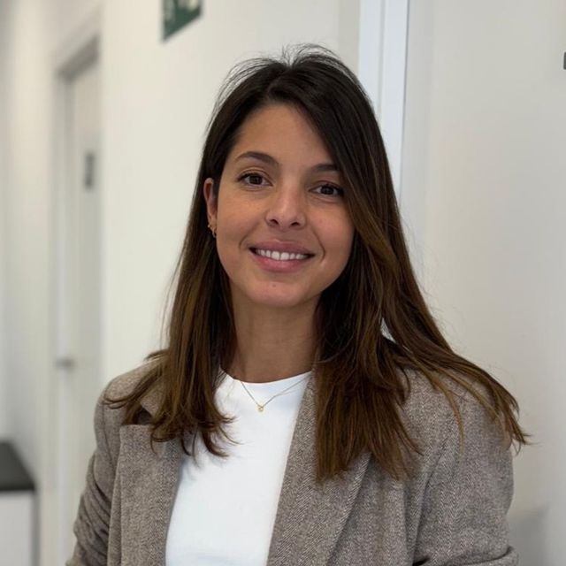 Zene Below, Psicólogo Tres Cantos