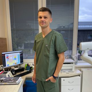 Zvětšit obrázek: Oleksii Khmara, zubař Letohrad