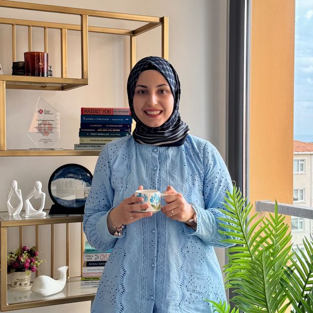 Büşra Hayırlı Hanay, Psikoloji Pendik