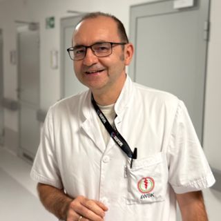 Powiększ obraz: Jarosław Majcherek, chirurg naczyniowy Wrocław