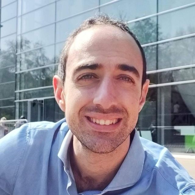 Luca D'Andrea, oculista Napoli