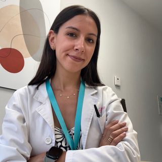 Acercar imagen: Clara García Bautista, Cirujano torácico Málaga