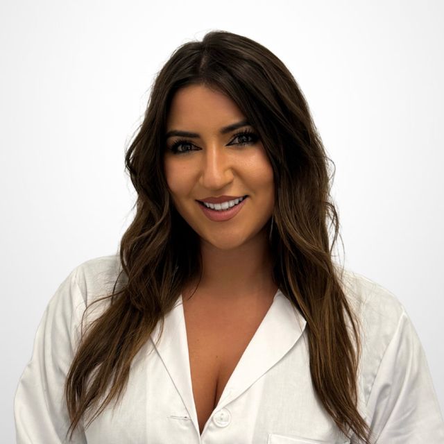 Ariadna Manzano Vilches, Médico estético Móstoles