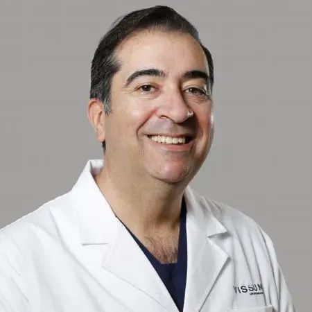 Pedro Amat Peral, Oftalmólogo Algorfa