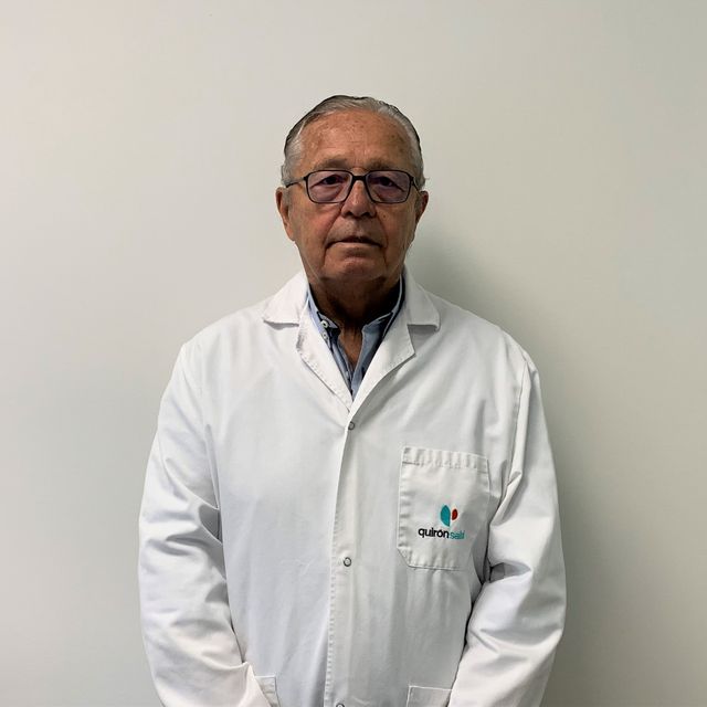 Manuel de La Torre Gomez, Oftalmólogo Córdoba