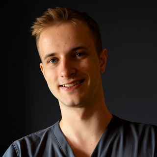 Powiększ obraz: Kacper Szczypiński, fizjoterapeuta Wrocław