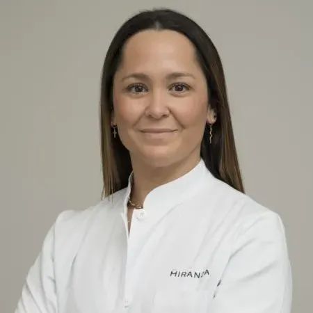Ana Camacho Luna, Oftalmólogo Algeciras
