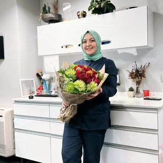 Müzeyyen Arslan, Diş Hekimi Tekirdağ