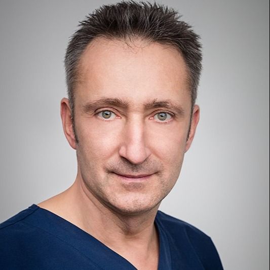 Marek Muraszko-Kuźma, chirurg plastyczny Gdańsk