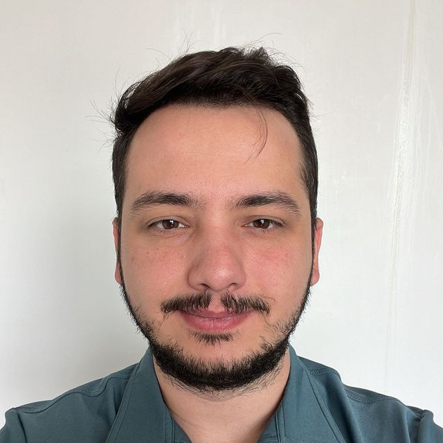 Oktay Çetinkaya, Diş Hekimi Bursa