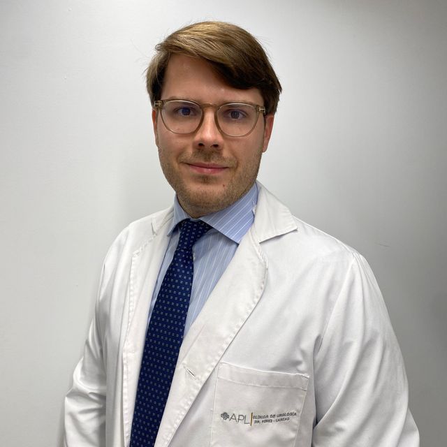 Juliusz Jan Szczesniewski Dudzik, Urólogo Madrid