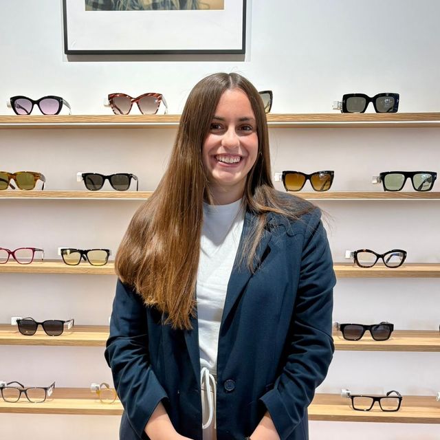 Mª Araceli Muñoz Ramírez., Óptico Torre del Mar