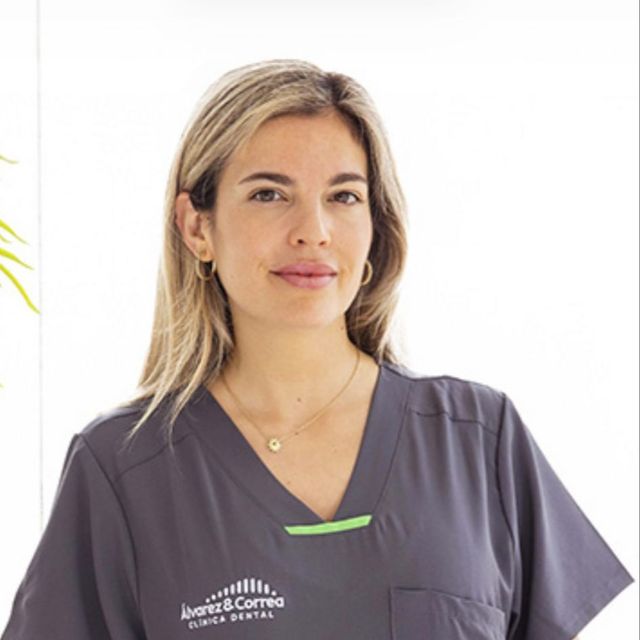 Cristina Álvarez Correa, Dentista Vélez-Málaga