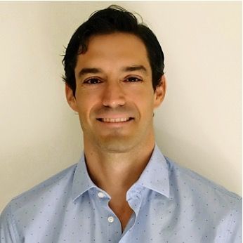 Igor Paredes Sansinenea, Neurocirujano Madrid