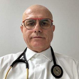 Powiększ obraz: Remigiusz Pęcak, kardiolog Warszawa