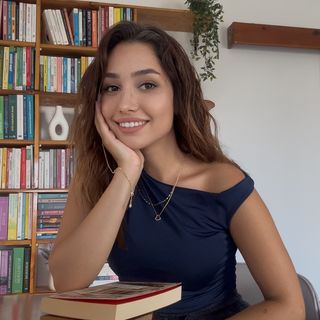 Elif Zeynep Akyüz, Psikoloji Girne