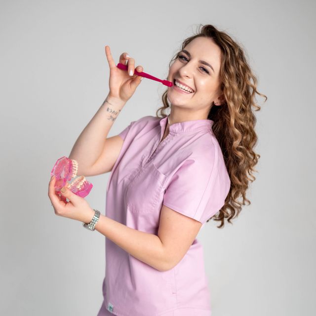 Paulina Trawka , higienistka/higienista stomatologiczny Rzeszów