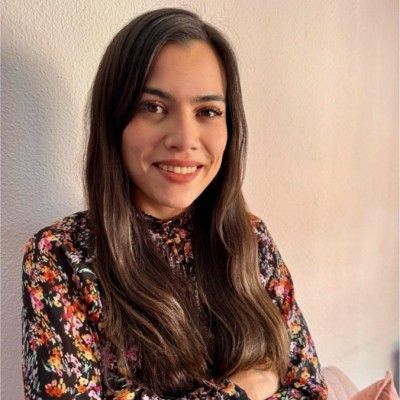 Viviana Vega Novillo, Cirujano general Madrid