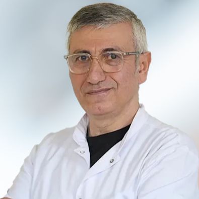 Enver Eroğlu, İç Hastalıkları İstanbul