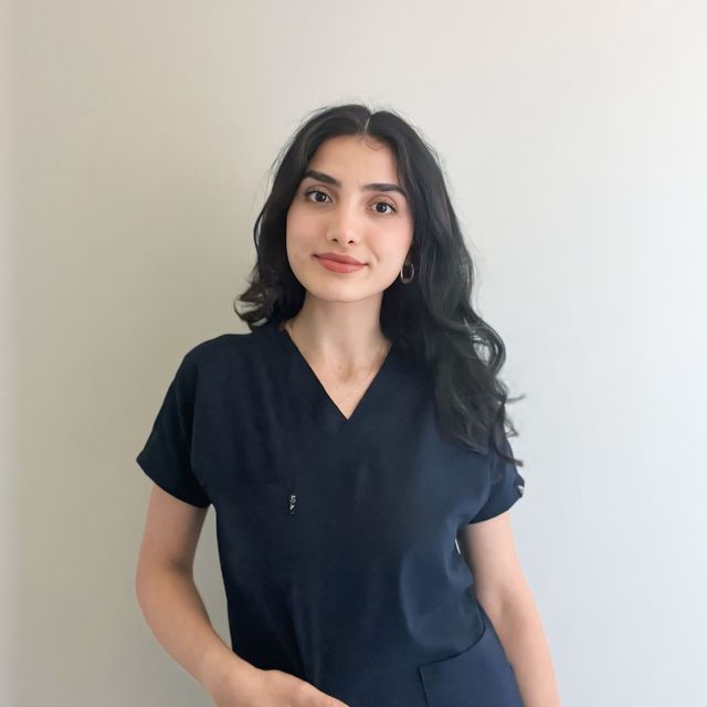 Çisem Çetinkaya, Diş Hekimi Mersin