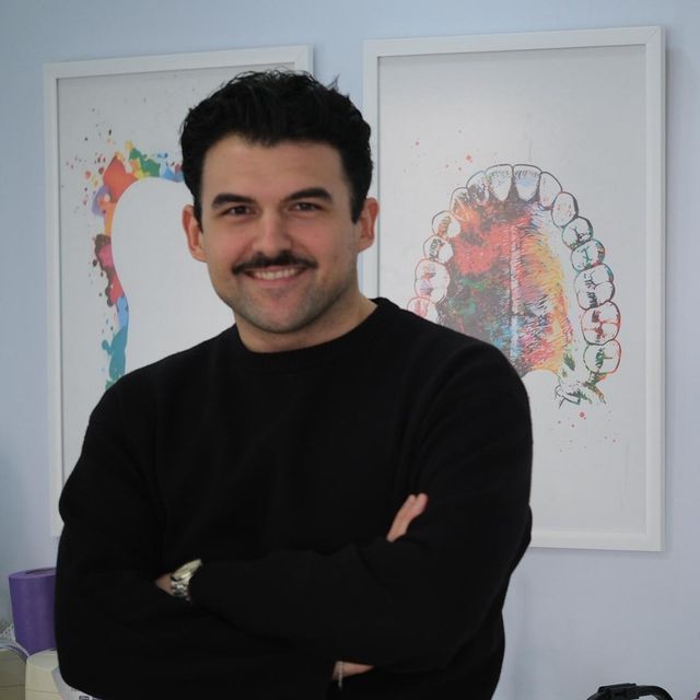 Yiğit Saracalıoğlu, Diş Hekimi İzmir