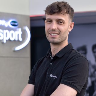 Powiększ obraz: Bartosz Sieradzki, fizjoterapeuta Warszawa