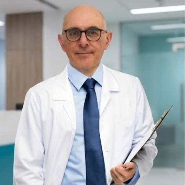 Luigi Cobellis, chirurgo generale Napoli