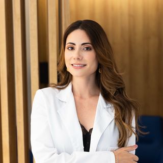 Acercar imagen: Elena Navarro Hernández, Oftalmólogo Valencia