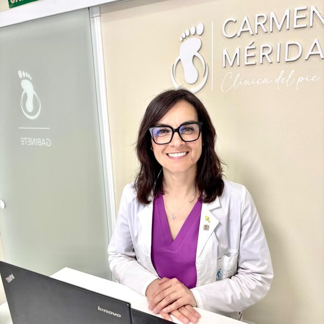 Carmen Merida Cuenca, Podólogo Cabra