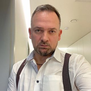 Zvětšit obrázek: Oleksii Bezvershenko, zubař Praha