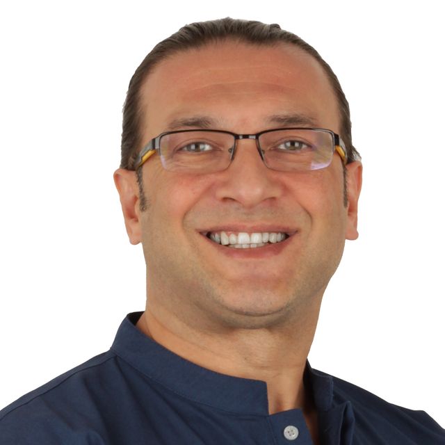 Özgür Şekercioğlu, Diş Hekimi Gebze