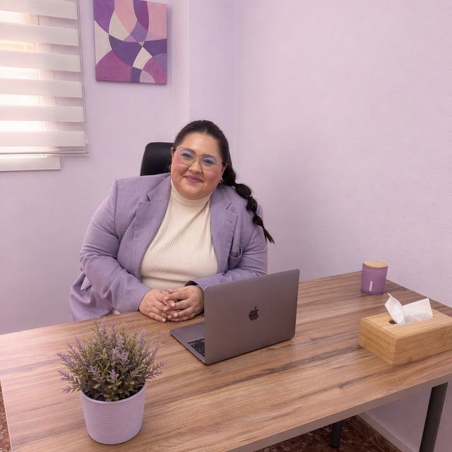 Sonia González Bellés, Psicólogo 