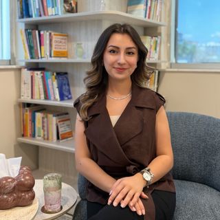 Ayşe Nur Koşar, Psikoloji Antalya