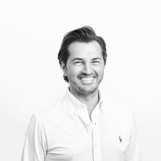 Bild vergrößern: Jens Neumann, Plastischer & Ästhetischer Chirurg Stuttgart