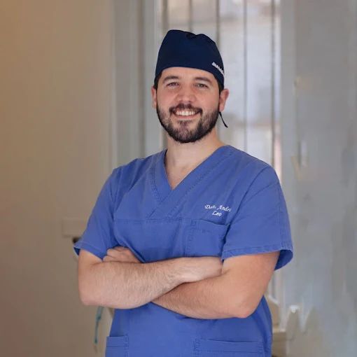 Andrea Leo, dentista Barcellona Pozzo