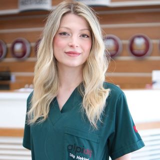 İrem Bilgili, Diş Hekimi Tuzla