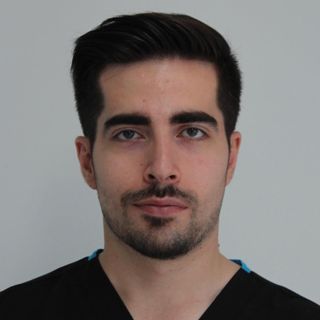 Resmi büyüt: Mert Özbay, Diş Hekimi İstanbul