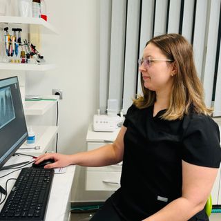 Powiększ obraz: Urszula Borek, chirurg stomatologiczny Kielce