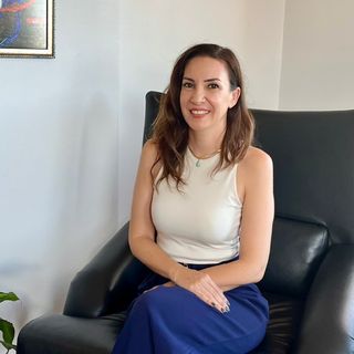 Serra Hacısalihoğlu, Psikoloji Trabzon