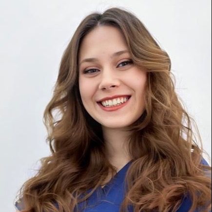 Reyhan Yıldıraner, Diş Hekimi Selçuklu